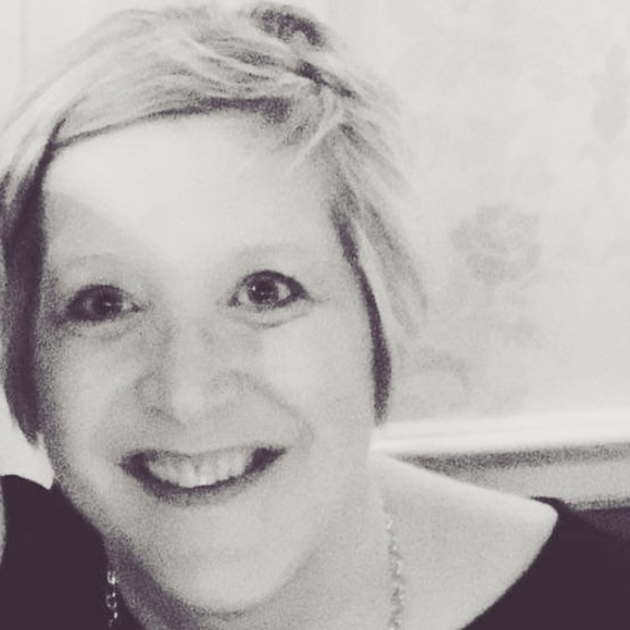 Meet your Posher, Denise - Picture 1 of 2